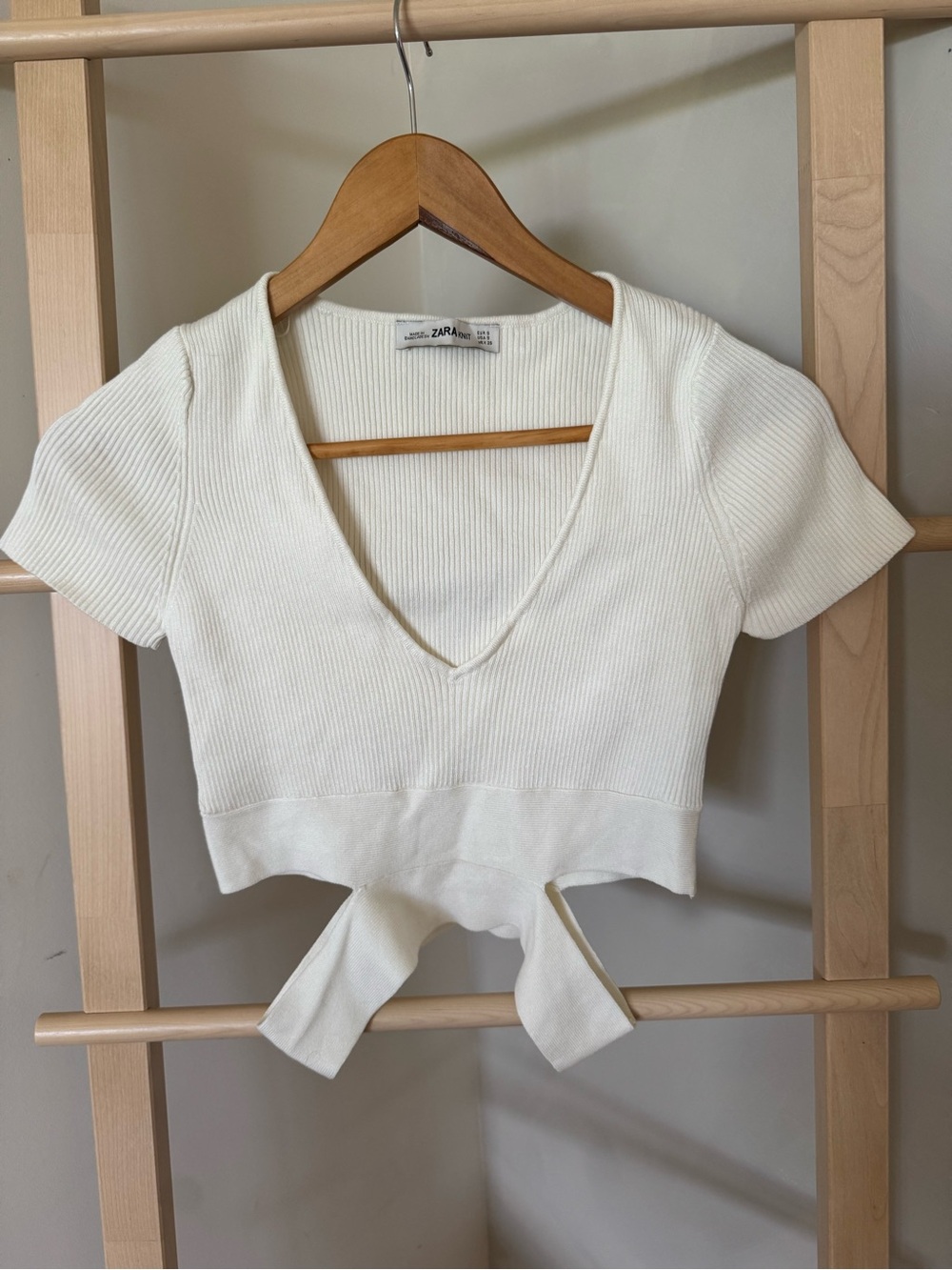ZARA Cream Ribbed V-Neck Side Cut-Out Crop Top